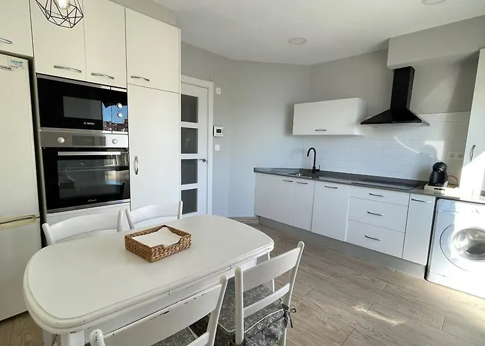 Artza Ii Con Vistas Al Puerto * Бермео